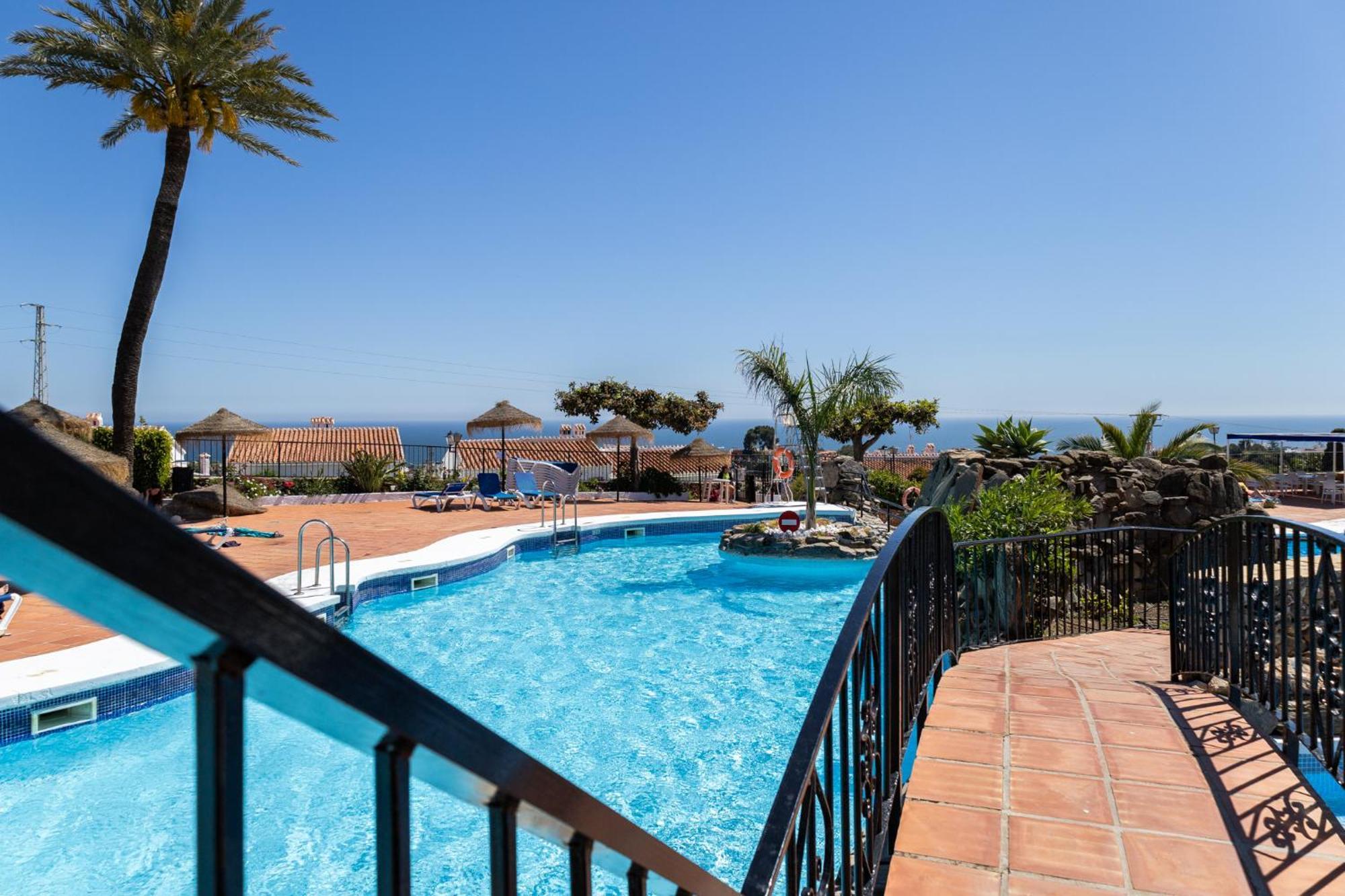 Capistrano Village, 1 Bedroom + Free Wi-Fi Nerja Exterior photo
