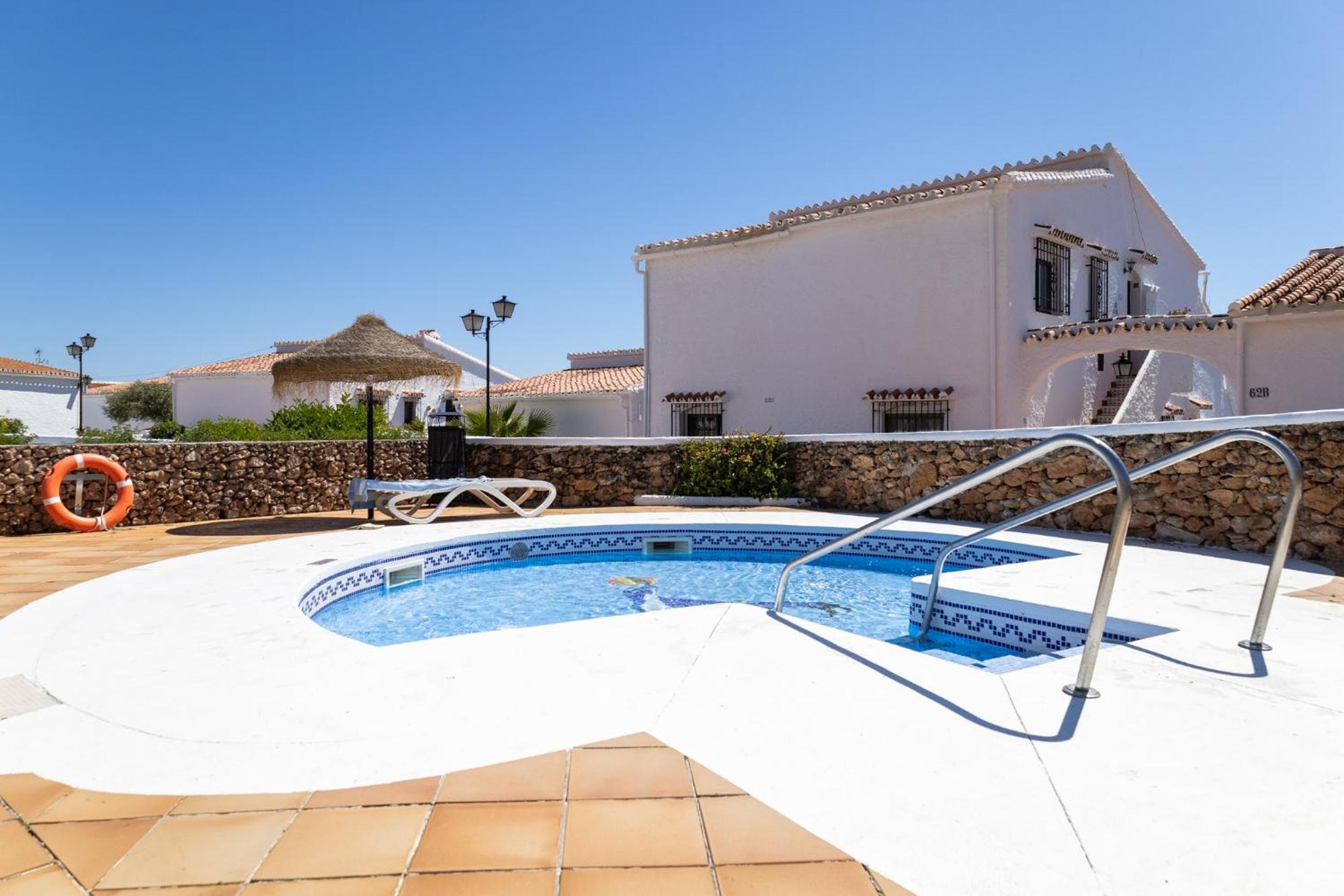 Capistrano Village, 1 Bedroom + Free Wi-Fi Nerja Exterior photo